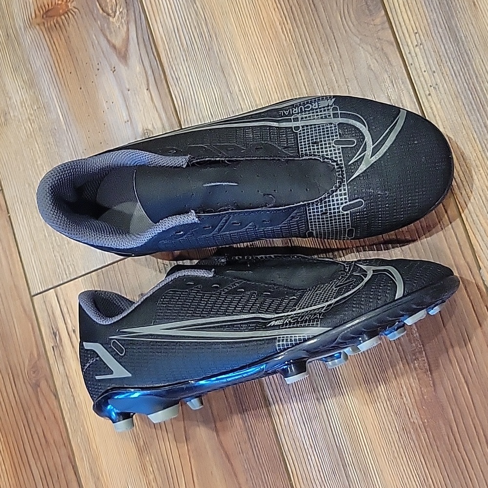 Nike mercurial soccer cleats